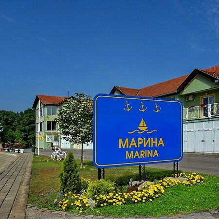 Apartments Marina Apatin Buitenkant foto